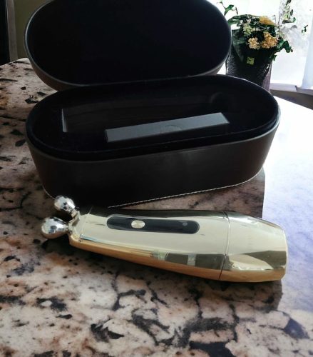 Mezoterapia Intenso Aura Age Defy Golden, masażer liftingujący do twarzy z falami radiowymi RF i DMA photo review